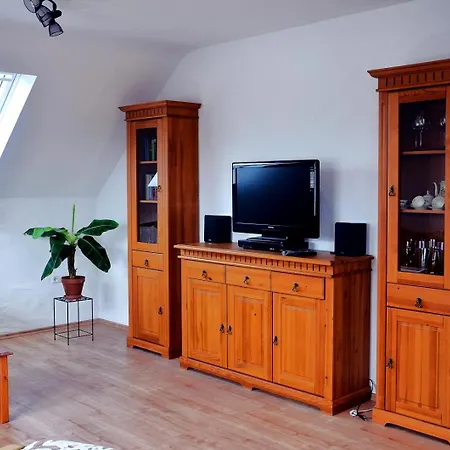 - Im Parterre Und Obergeschoss Apartamento