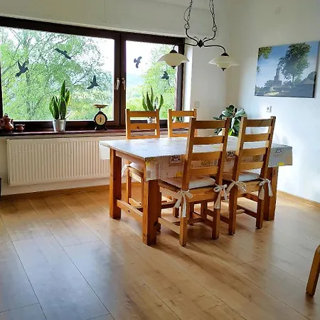 - Im Parterre Und Obergeschoss Apartment Grimburg