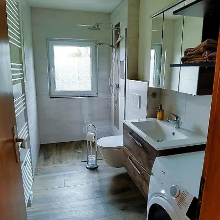 Apartment - Im Parterre Und Obergeschoss *