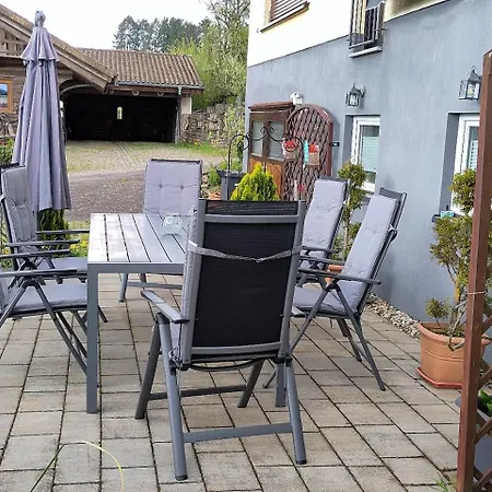 Apartment - Im Parterre Und Obergeschoss Grimburg