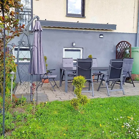- Im Parterre Und Obergeschoss Apartment